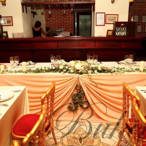Оформление стола президиум в ресторане Комильфо